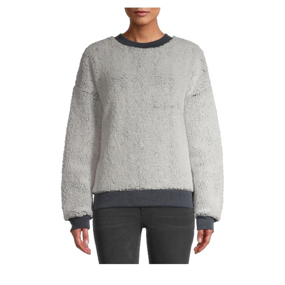 NWT Women's Faux Sherpa Sleep Top